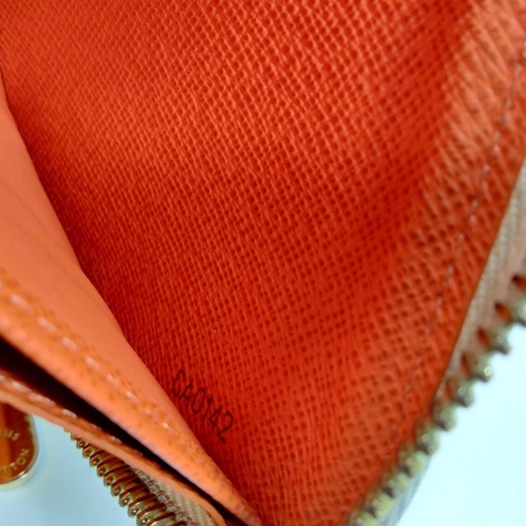 🔥 AUTHENTIC LOUIS VUITTON MULTICOLOR WALLET - Picture 6 of 7